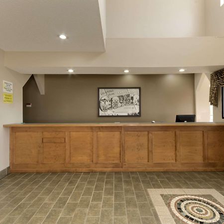 Super 8 By Wyndham Chatsworth/Dalton Εξωτερικό φωτογραφία